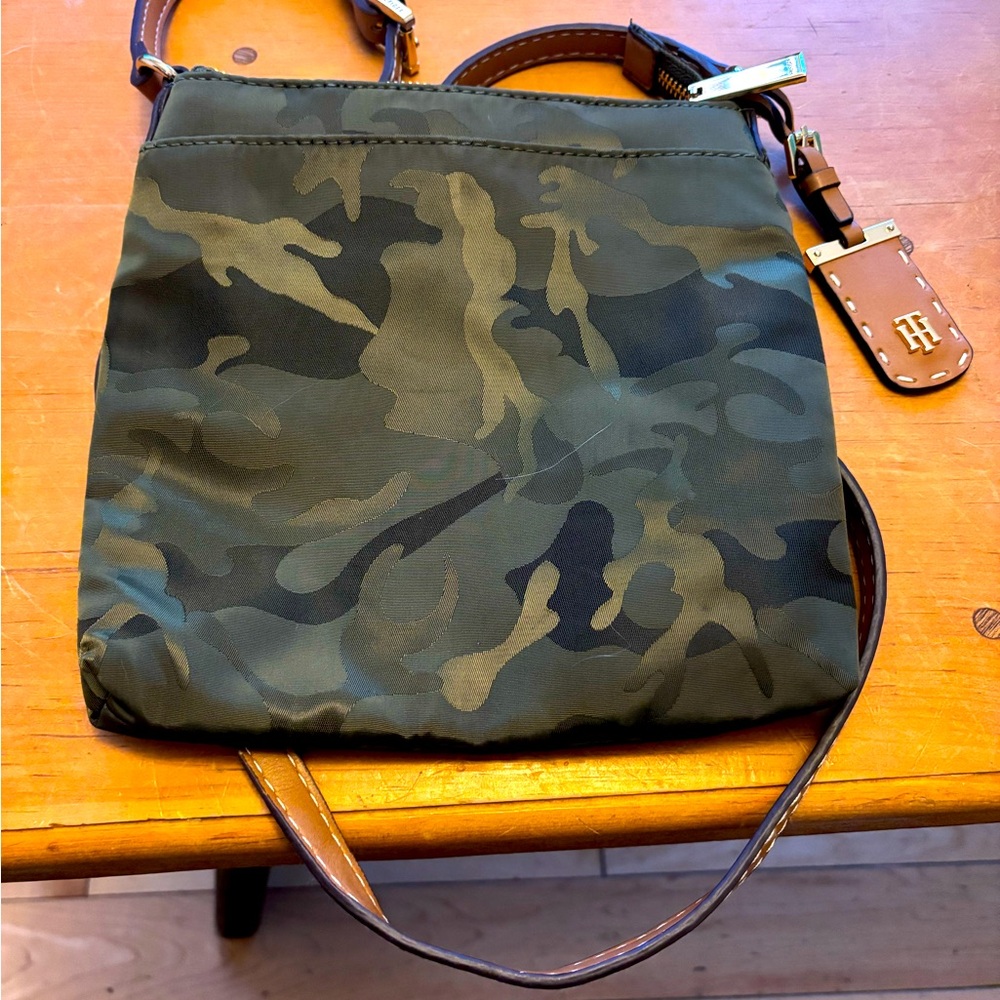 Tommy Hilfiger crossbody bag
